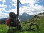 Mibo mit Gepäck und Flaschen.jpg