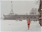 petersburg.winter-bathing4.jpg