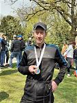 Ich nach Zieleinlauf m. Medaille.jpg