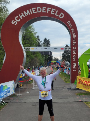 Rennsteig-2023-Ziel.jpg