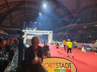 Frankfurt-MA2023-im-Ziel.jpg