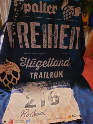 Spalter-Hügelland-Trail-Medaille-Shirt.jpg