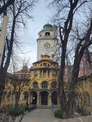 Munich-Urban-Trail-2024-Müllersches-Volksbad.jpg