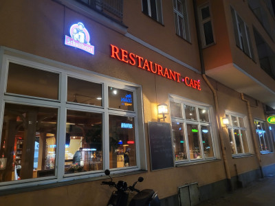 Oster-MA2024-Spandauer-Kneipe-außen.jpg