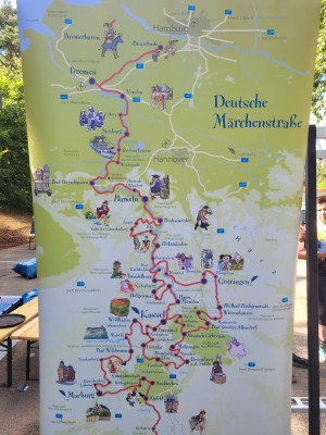 Burgwald-Märchen-Ultra-MA-2024-Deutsche-Märchenstraße.jpg