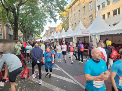 Köln-Marathon-2024-Dropbagabgabe.jpg