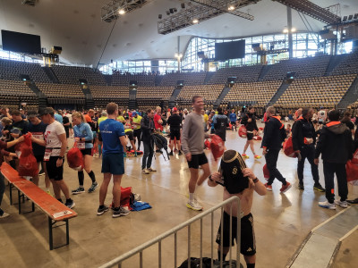 München-MA-2024-Olypiahalle-vor-Lauf.jpg