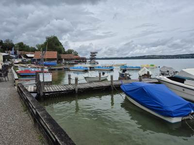 Ammersee-Ultra-2025-Anlegesteg-in-Utting.jpg