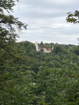 Isar-Süd-MA-2025-Blick-auf-andere-Isarseite-Burg-Grünwald.jpg
