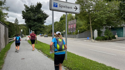 Tegernsee-Marathon-Entlang-Straße-Bad-Wiessee.jpg