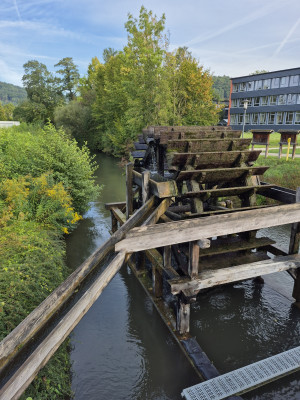 24.Fränkisch-Schweiz-MA-Altes-Wasserrad-nahe-Startunterlagenausgabe.jpg