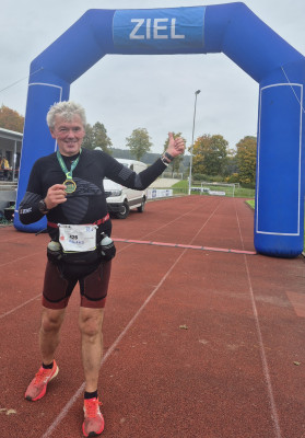 Diespecker-Laufspecktakel-2025-im-Ziel.jpg