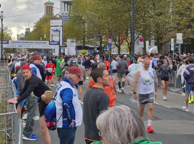 42. Mainova Frankfurt Marathon-2025-Im-Startblock.jpg